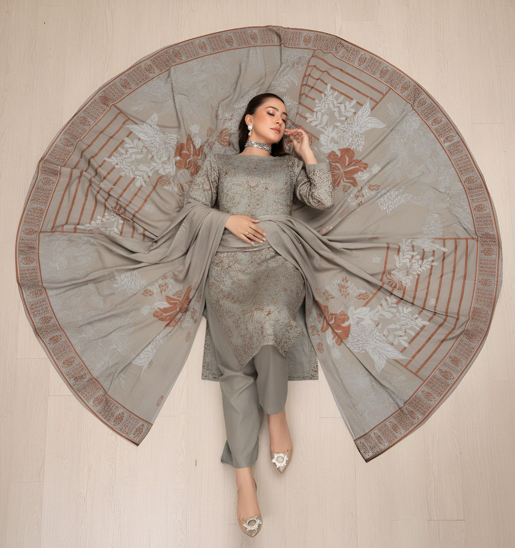 Mah Paara – Design 05 | 3-Piece Embroidered Slub Viscose Suit with Jacquard Shawl