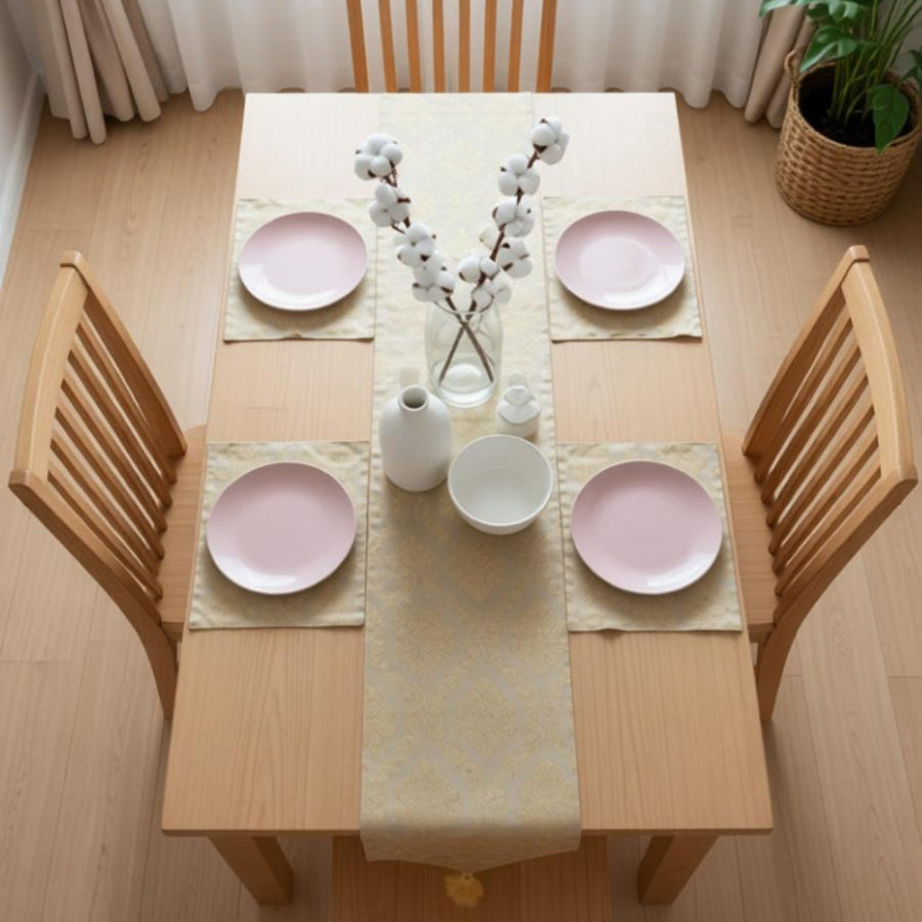 Zinc Glow Table Runner With 4 Mats