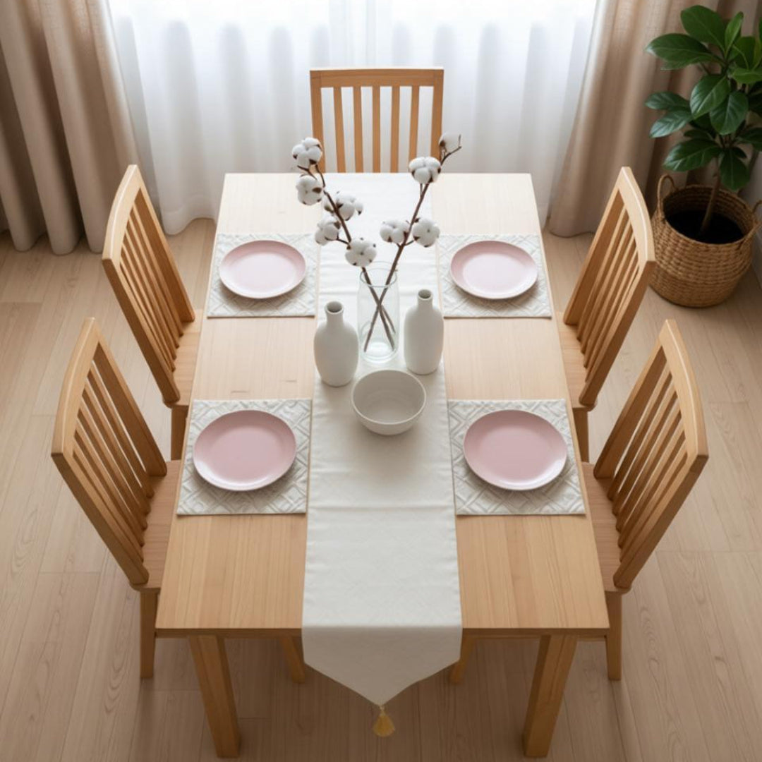 Champagne Glow Table Runner With 4 Mats